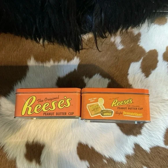 ￼VINTAGE!! REESIE‘S METAL TINS ONE IS FROM 1994 AND THE OTHER IS FROM 1997 USA￼￼ - Picture 3 of 6